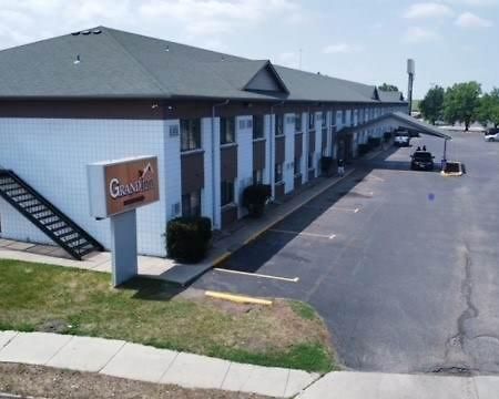 Grand Inn Fargo Exterior photo