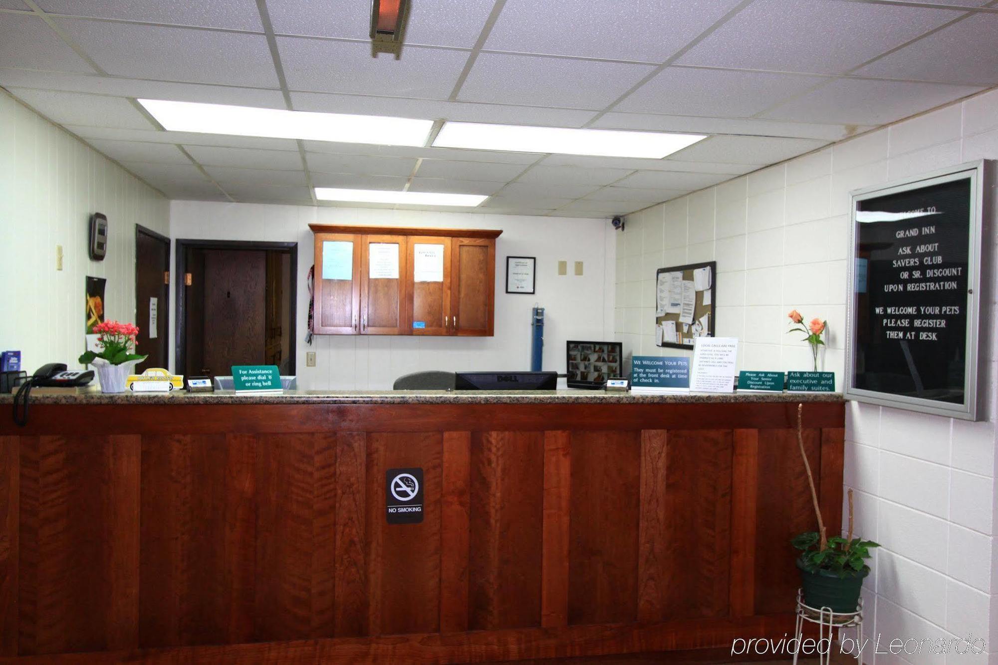 Grand Inn Fargo Interior photo